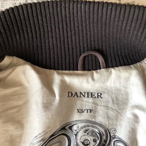 Danier leather jacket - Picture 4 of 4